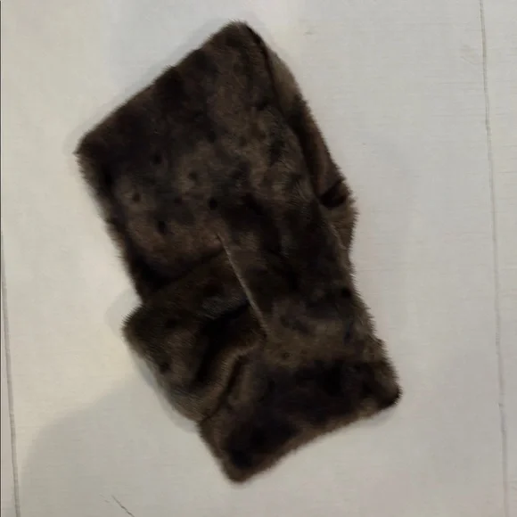 Stevie Mac Luxurious Brown Faux Fur Stole - Picture 5 of 8